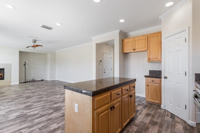 Building Photo - 20863 Grapevine Dr
