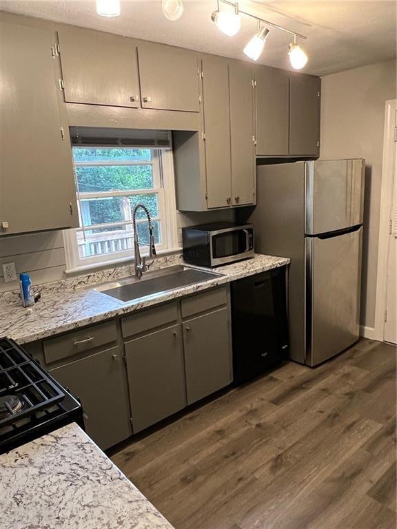 Building Photo - 5454 Lusann Dr