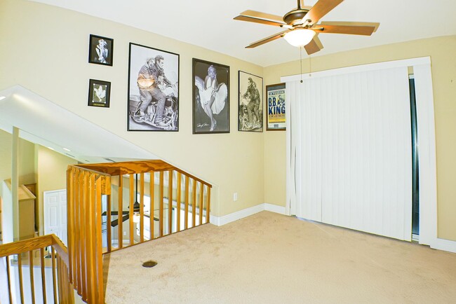 Building Photo - Beautiful 3 beds 2 bath 2-story home overv...