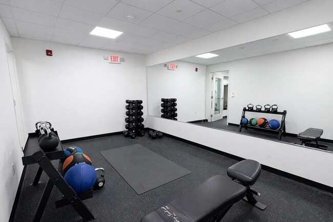 Building Photo - 400 W Broadway