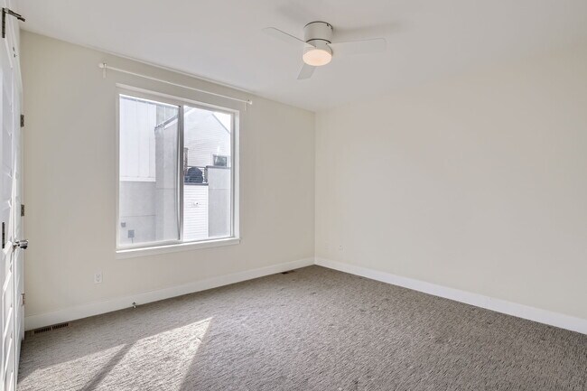 Building Photo - 3090 Wilson Ct