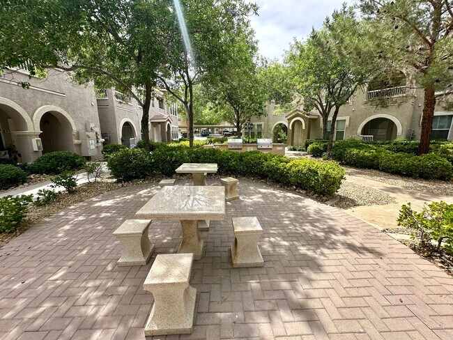 Building Photo - 9975 Peace Way