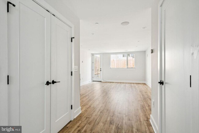 Building Photo - 1437 Parrish St