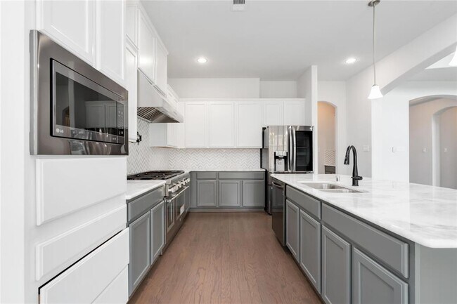 Building Photo - 1303 Gardenia Dr