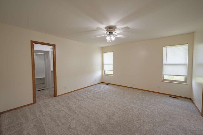 Building Photo - 3 - Bedroom 2 - Bath with 2 - Car Garage