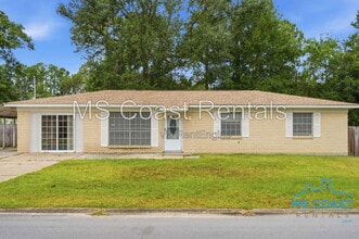 Building Photo - 657 Octave St