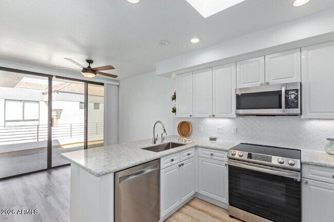 Building Photo - 7222 E Gainey Ranch Rd