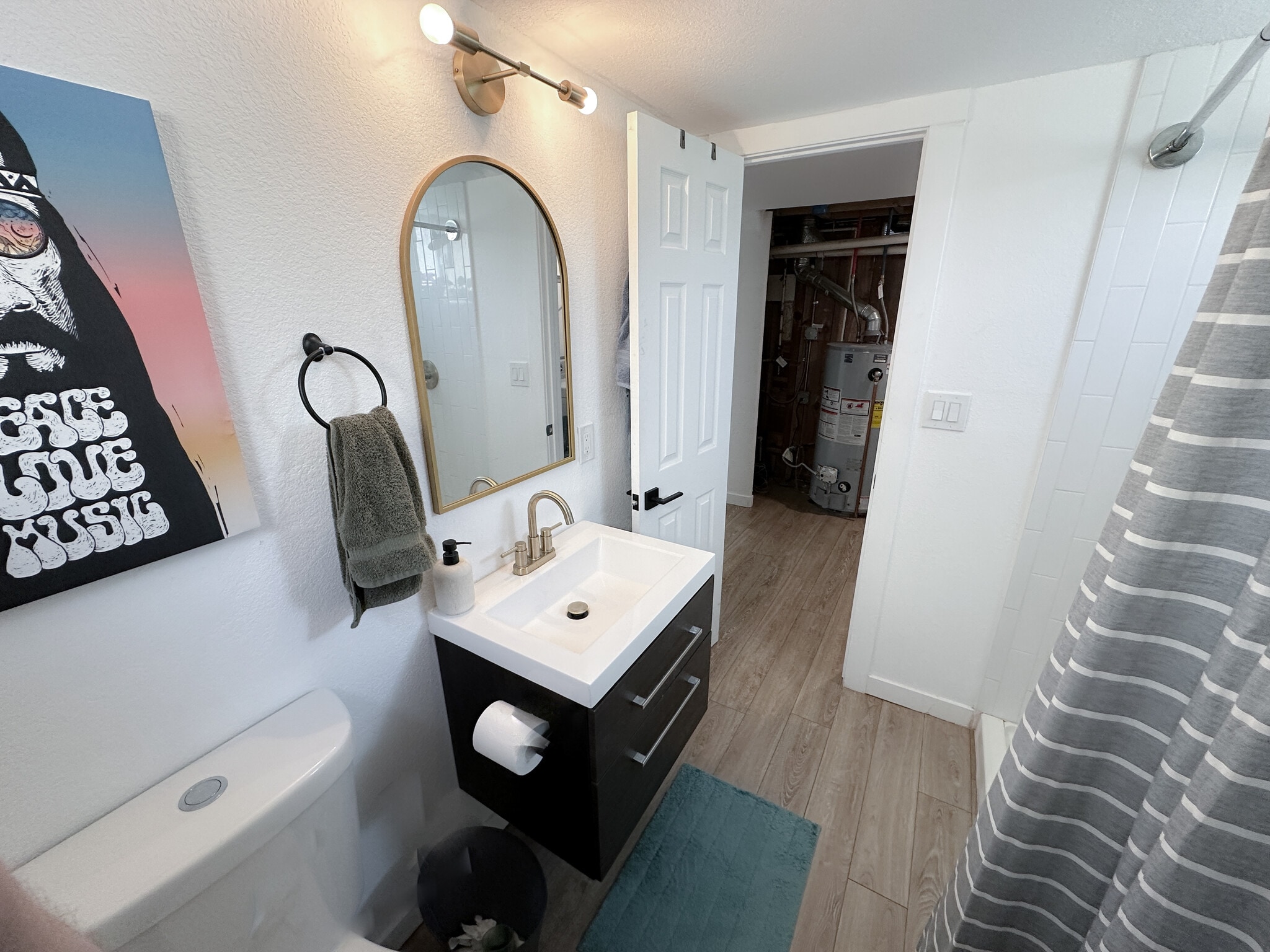 Basement Bathroom - 525 Perry St