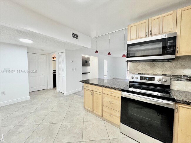 Building Photo - 8632 NW 34th Pl