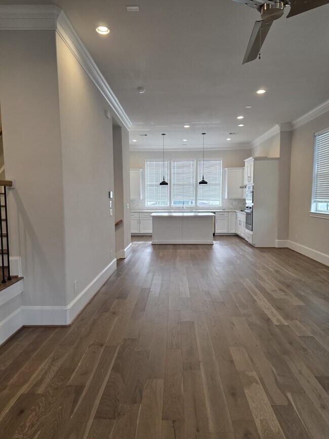 Building Photo - 815 Bringhurst St