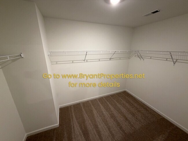 Building Photo - Single Family