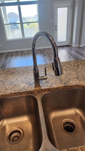 Building Photo - 2006 Theresa Dr