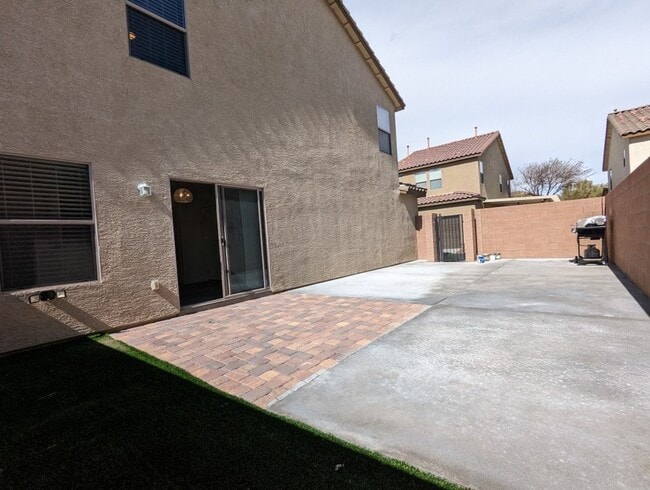 Building Photo - 10807 Mason Hill Ave