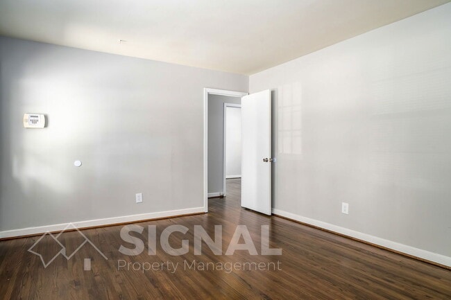 Building Photo - 1288 Hiawatha Dr NE