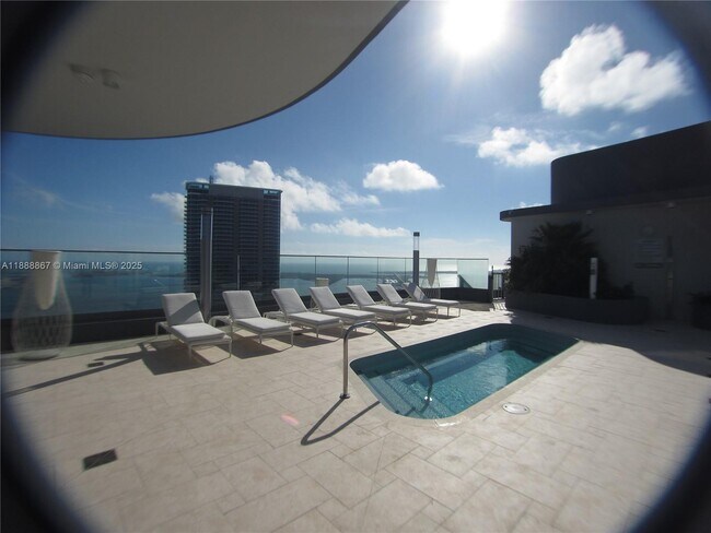 Building Photo - 1000 Brickell Plaza