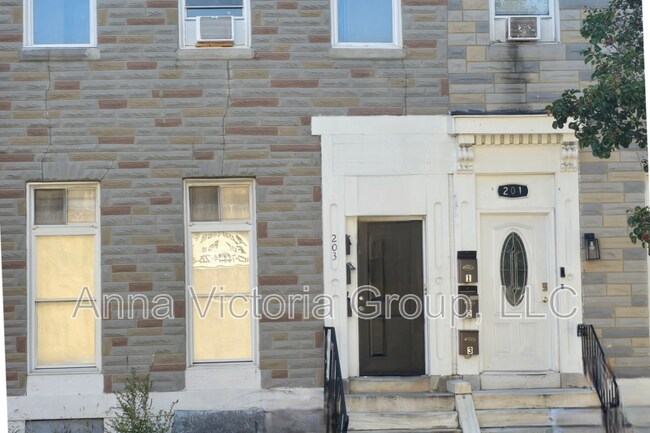 Primary Photo - 203 N Carey St