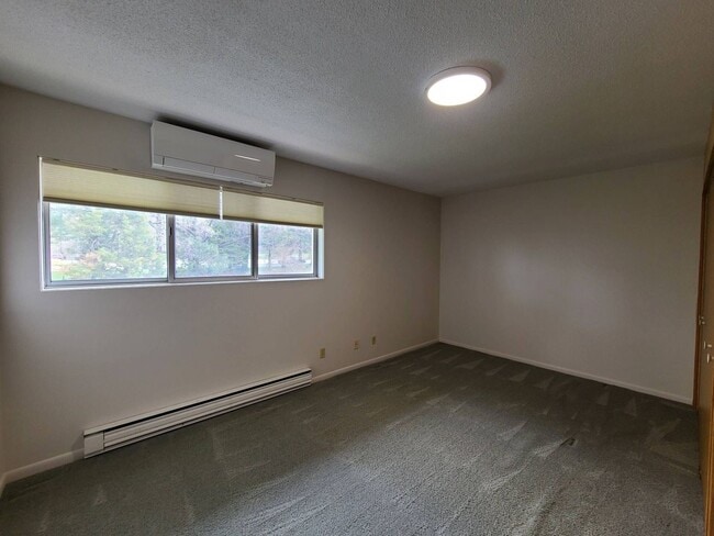 Building Photo - Two Bedroom Condo on Lake Michigan in Stev...