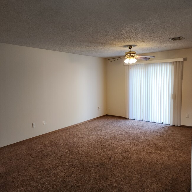 Building Photo - 7512 E 17th St N