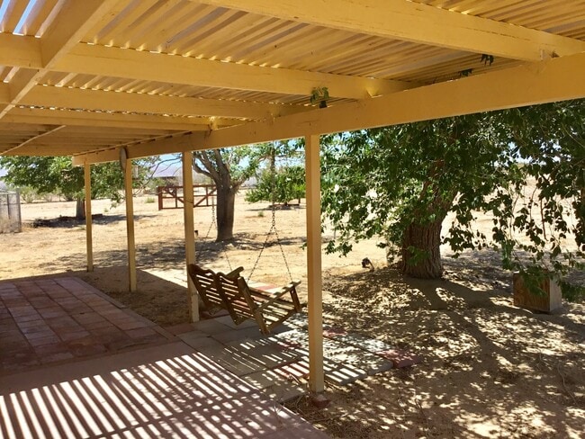 Building Photo - Huge House on a 2 1/2 acre lot in  North J...