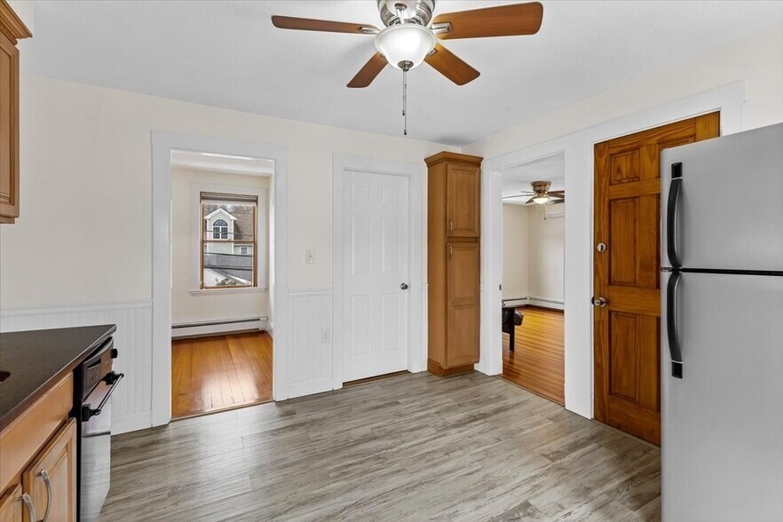 Building Photo - 15 Hillock St