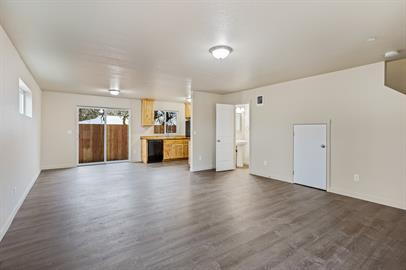 Building Photo - Modern 3 bedroom Duplex