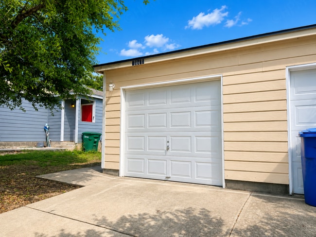 Building Photo - 15415-15417 Kamary Lane