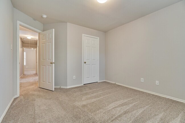 Building Photo - 10 Musgrove Pl