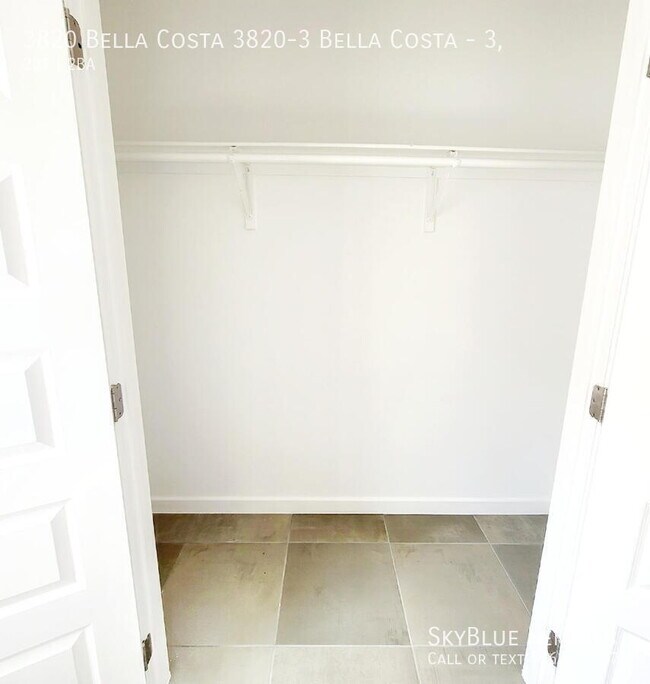 Building Photo - 3820 Bella Costa 3820-3 Bella Costa-3,