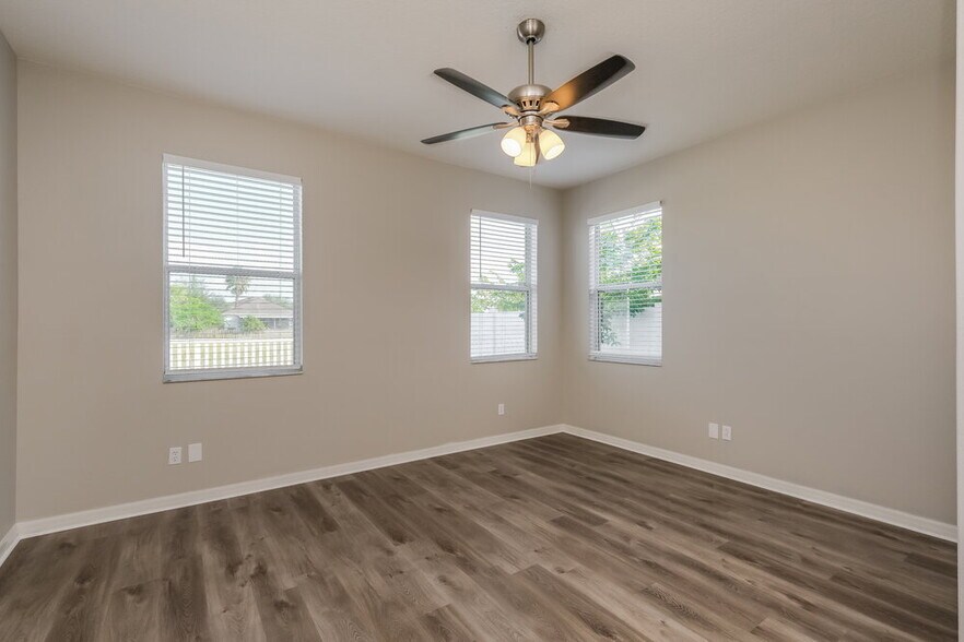 Building Photo - 11171 Golden Silence Dr