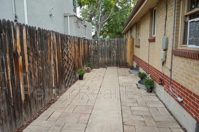 Building Photo - 2431 Grove St