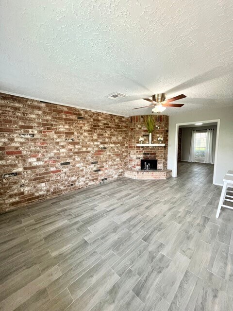 Building Photo - 3918 Laura Leigh Dr
