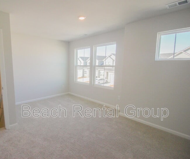 Building Photo - 1382 Speedway St