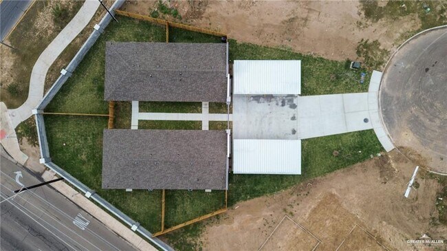 Building Photo - 2302 N 37th Ln