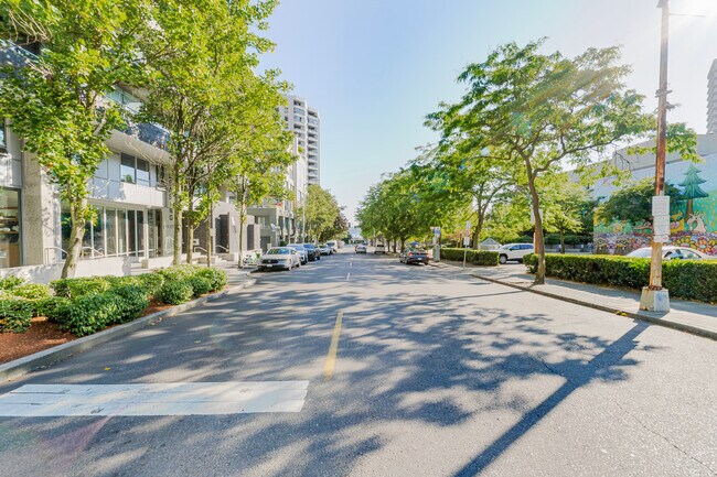 Building Photo - 225 Cedar St