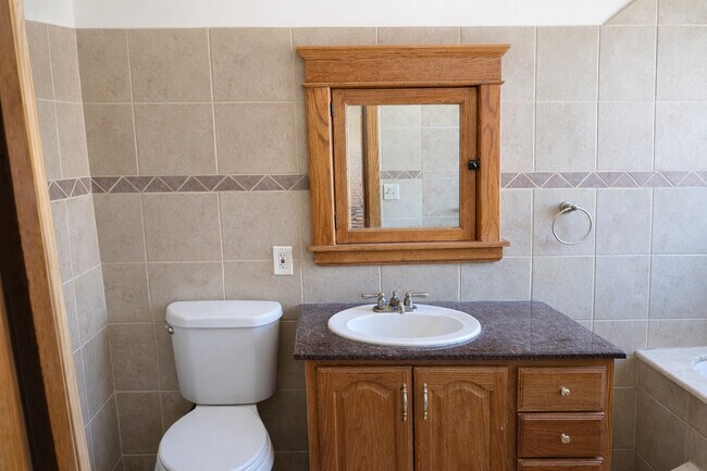 Building Photo - 1950 N Kimball Ave