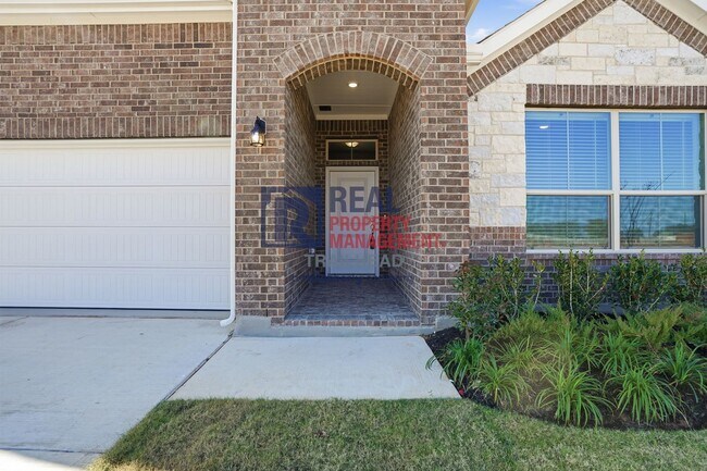 Building Photo - Stylish Open-Concept 4-Bedroom Home with Smart Interior Flow