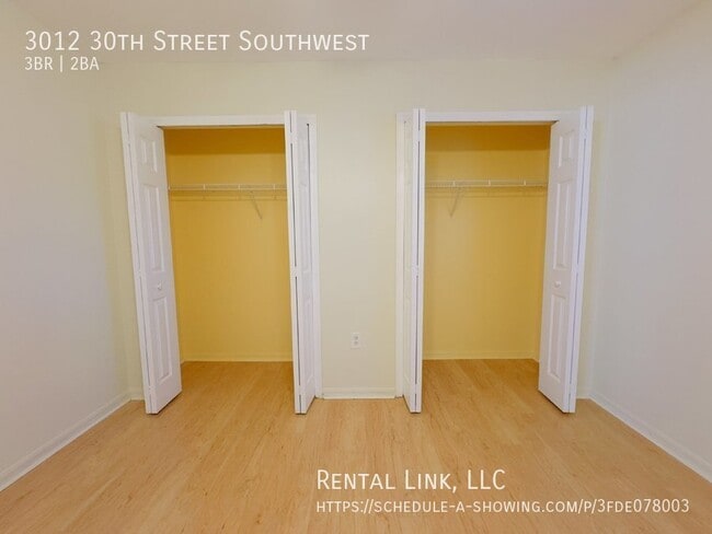 Building Photo - 3012 30th St SW