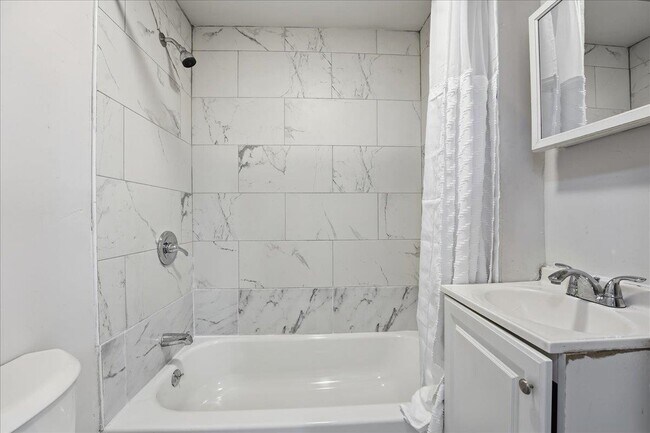 Building Photo - 335 47th St