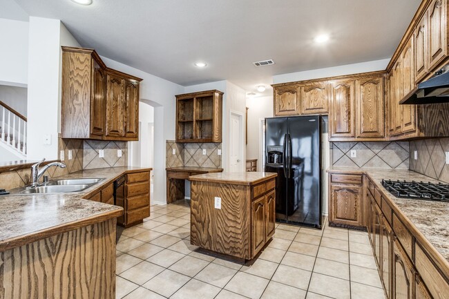 Building Photo - 7231 Summit Parc Dr
