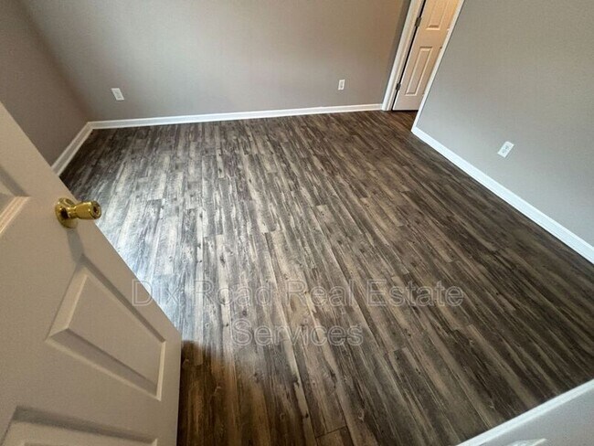 Building Photo - 209 Wexford Dr