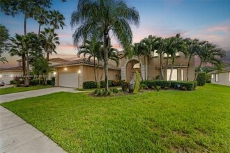 Building Photo - 420 Montclaire Dr