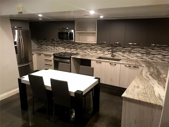 Building Photo - 2760 Coconut Bay Ln