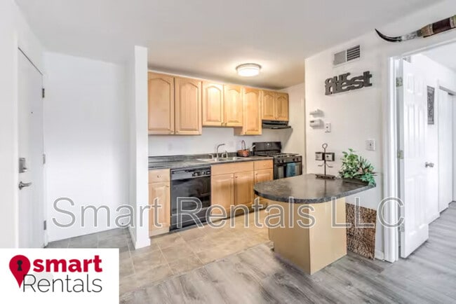 Building Photo - 3844 Park Ave