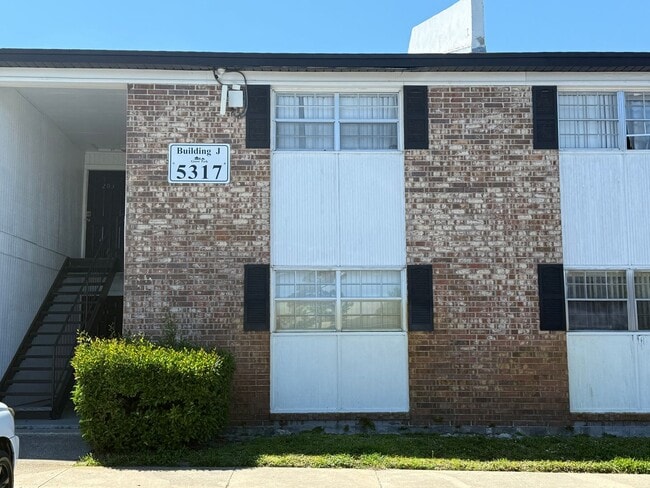 Building Photo - 5317 Curry Ford Rd