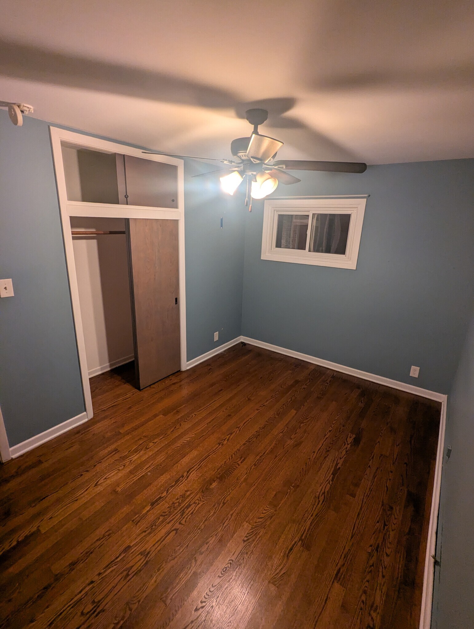 Building Photo - 8049 W Eastwood Ave