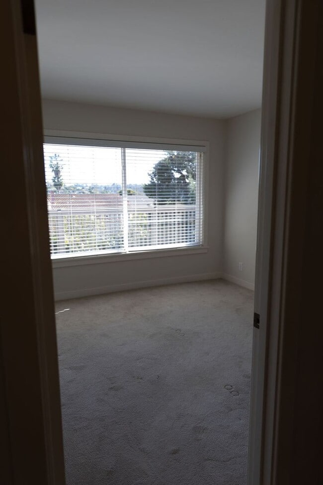 Building Photo - Coming Soon!! Henie Hills Single Family Home