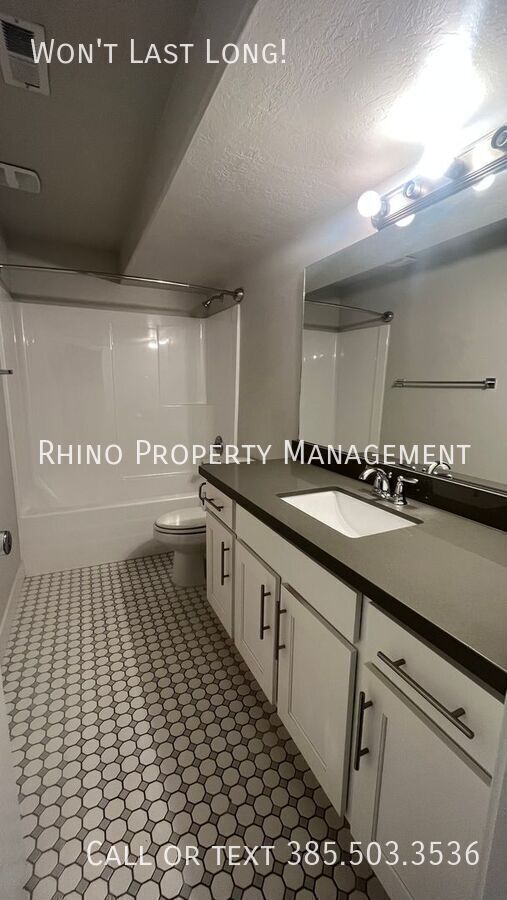 Building Photo - 42 S Serrata Ln