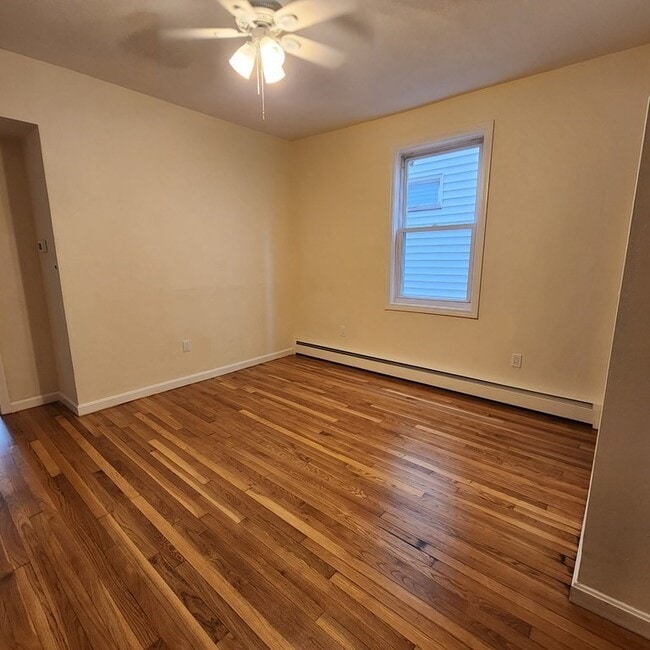Building Photo - 263 Elm St