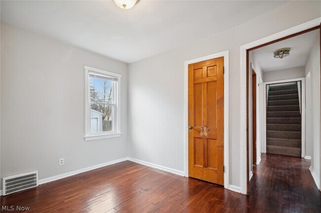 Building Photo - 14116 Krems Ave