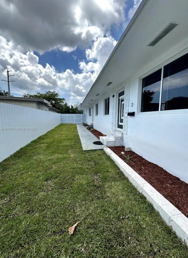 Building Photo - 104 NW 9th St